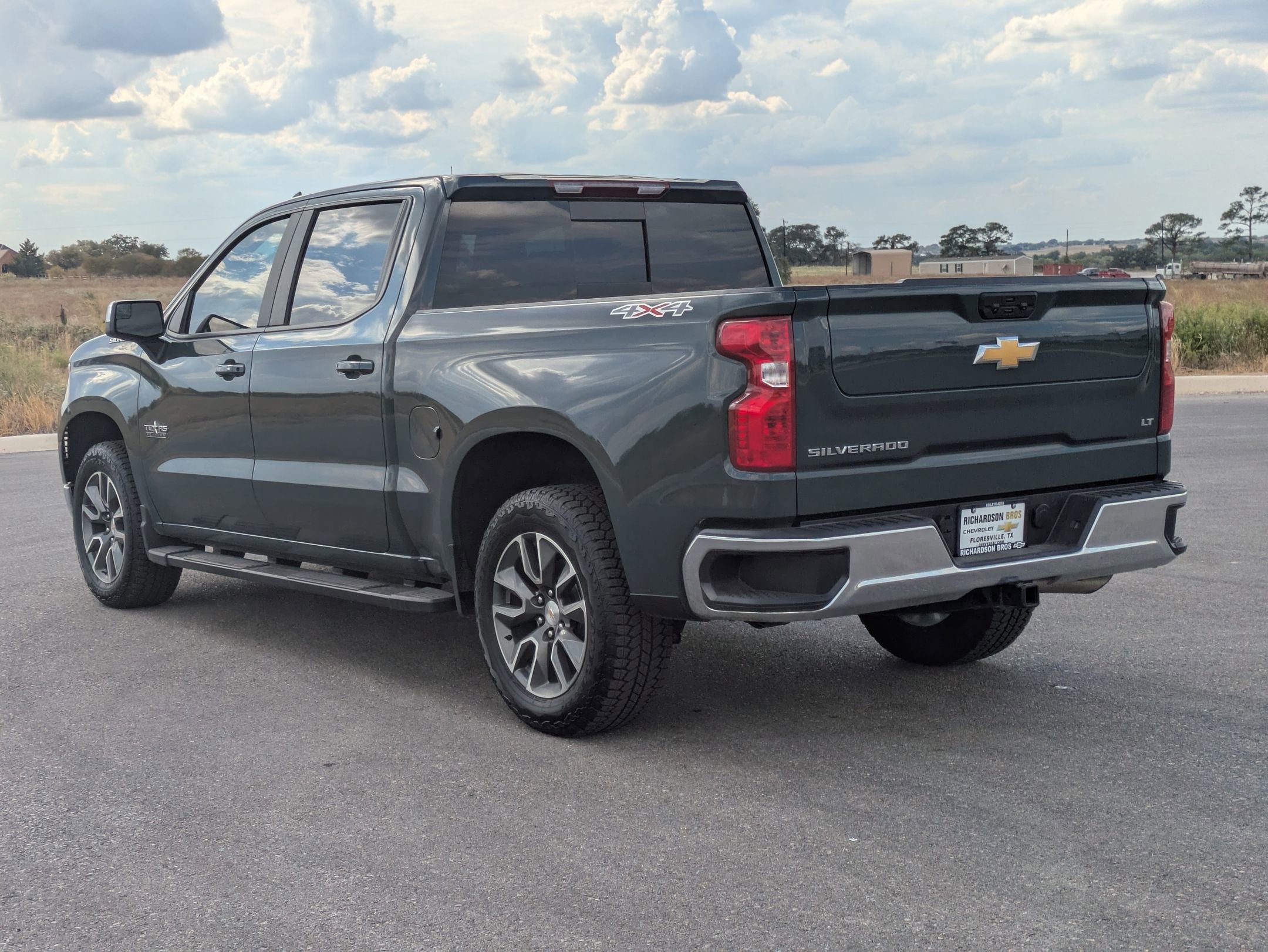 2025 Chevrolet Silverado 1500 LT