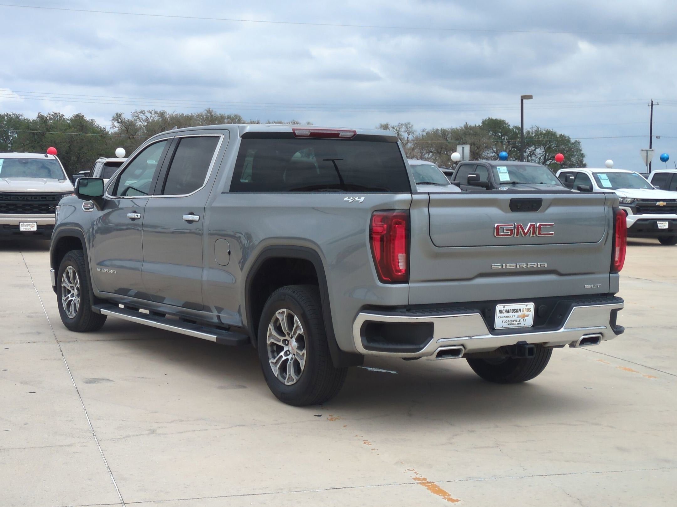 2025 GMC Sierra 1500 SLT