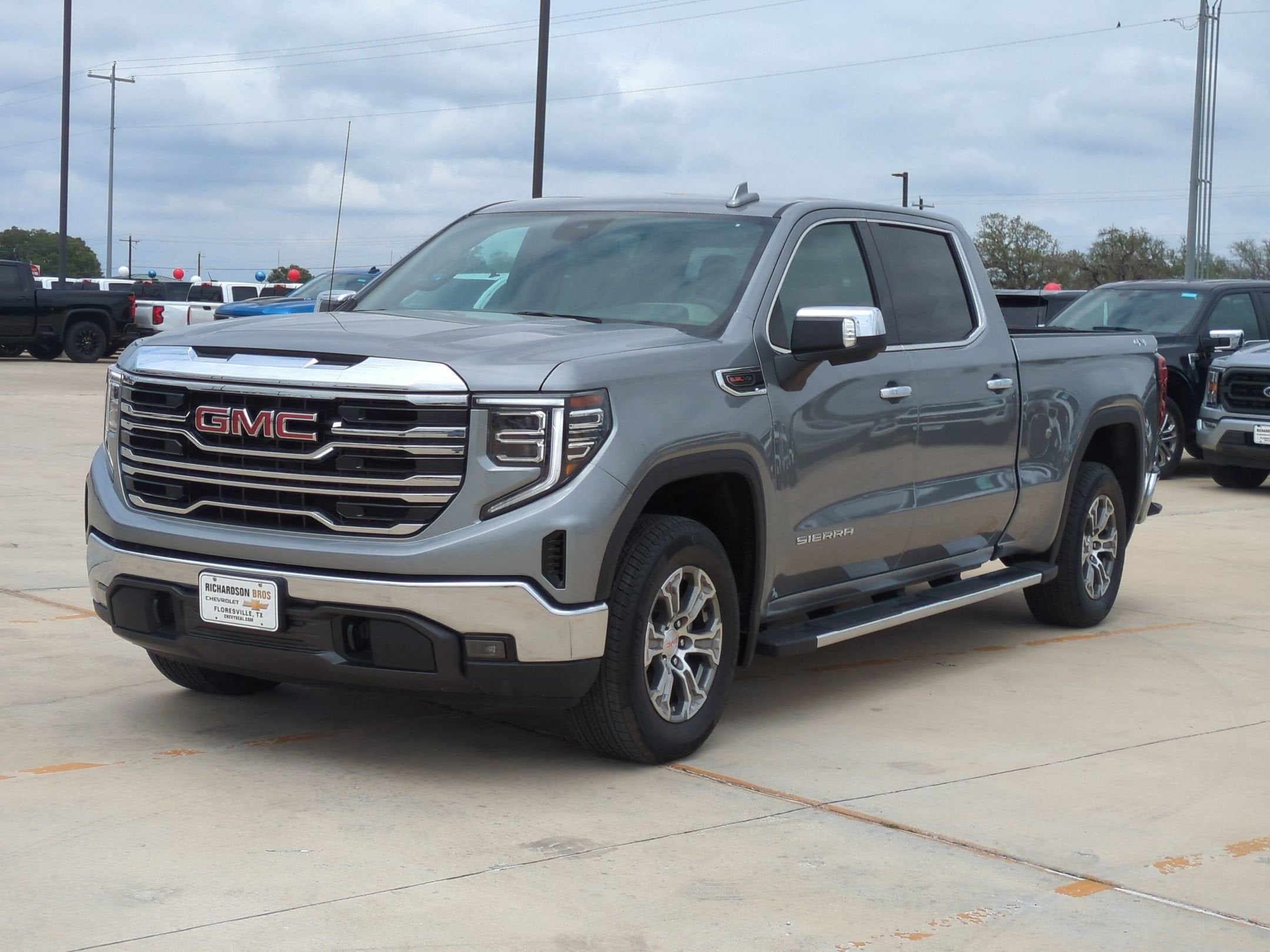 2025 GMC Sierra 1500 SLT