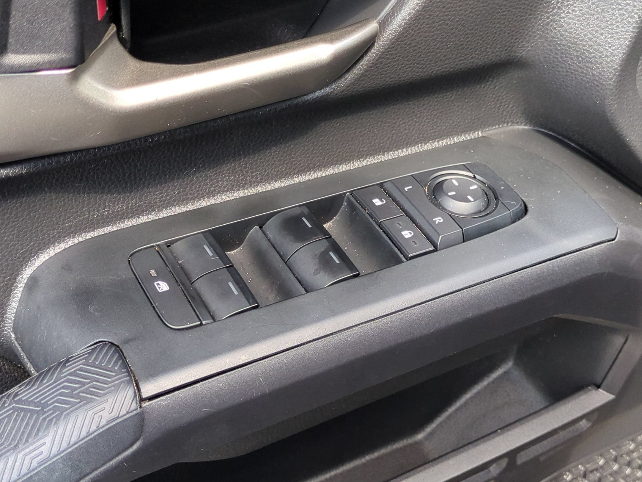 2025 Toyota Tacoma 4WD SR