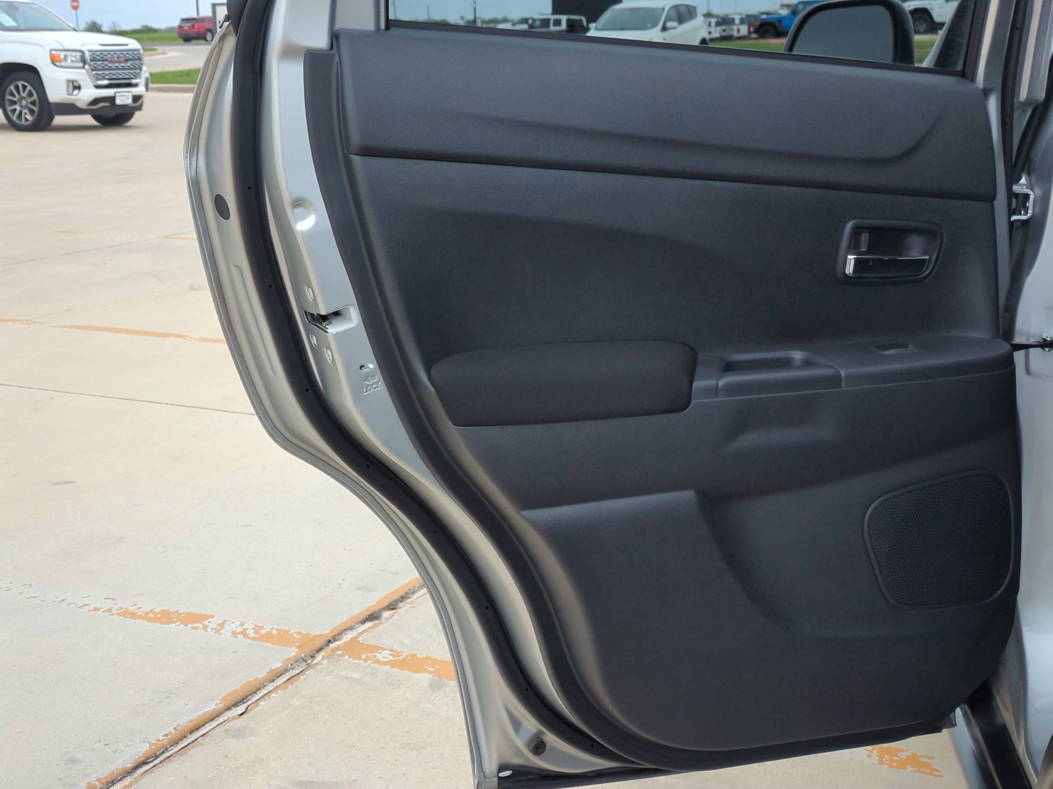 2024 Mitsubishi Outlander Sport S